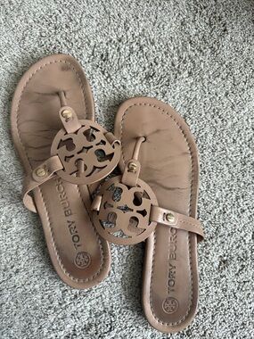 Tory Burch Logo Cutout Sandals in Light Brown